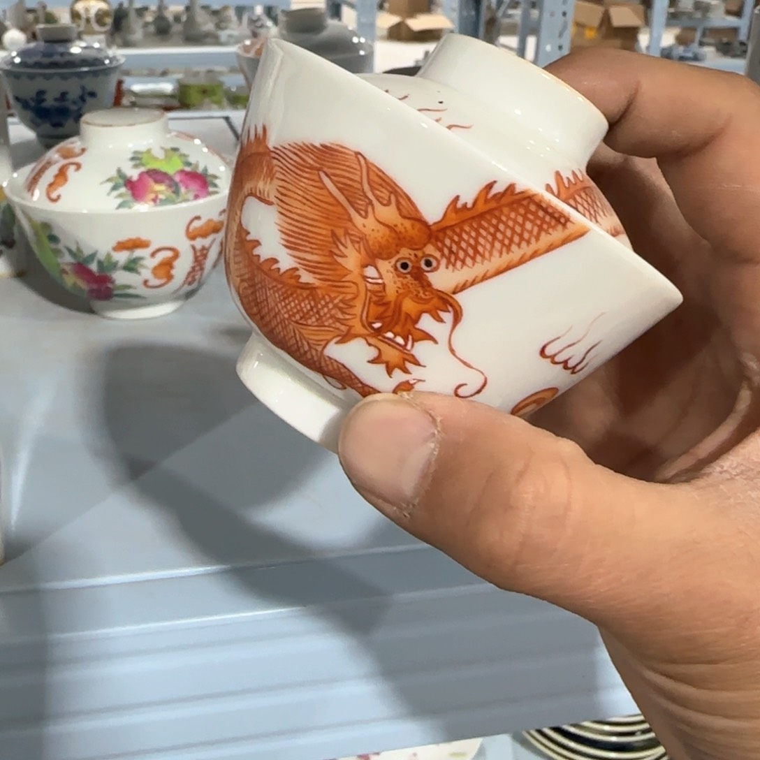 瓷片瓷器是在阿撸铁后开始出现后
