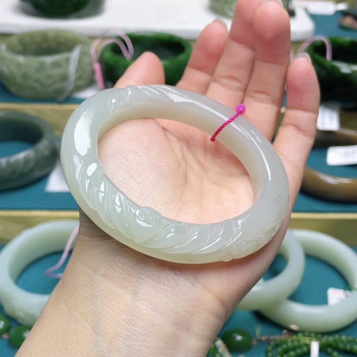 和田玉手55+圈口 编号49未镶嵌