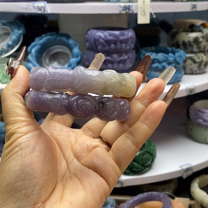未镶嵌手镯石英岩玉