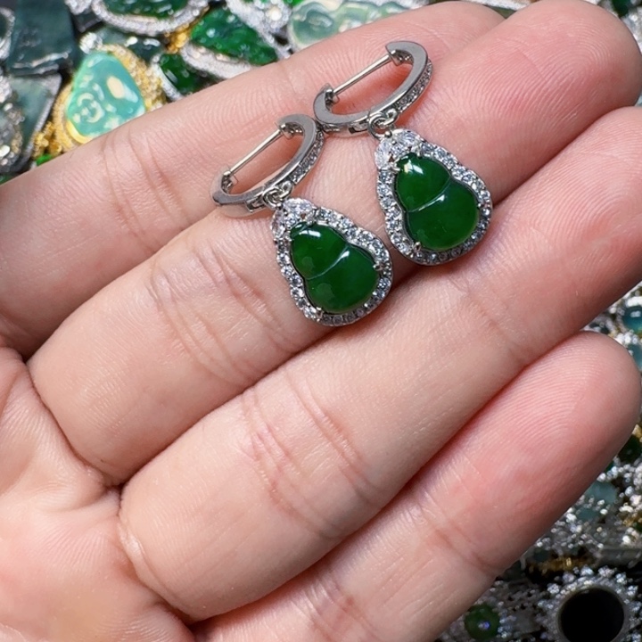 翡翠未镶嵌颈饰天然A货翡翠放漏