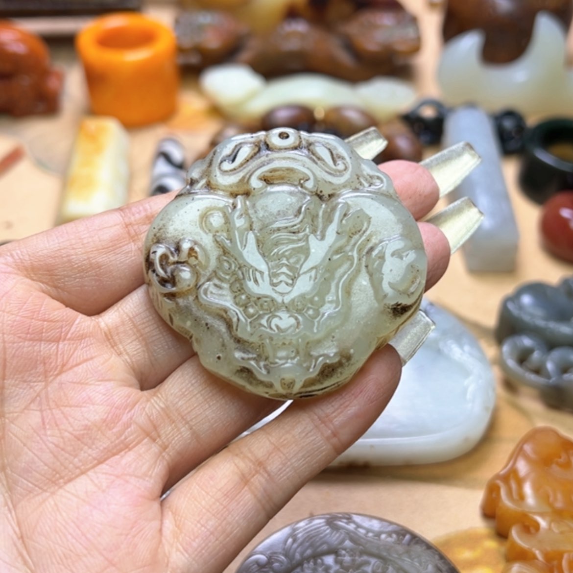 【闪购商品】蛇纹石玉颈饰未镶嵌