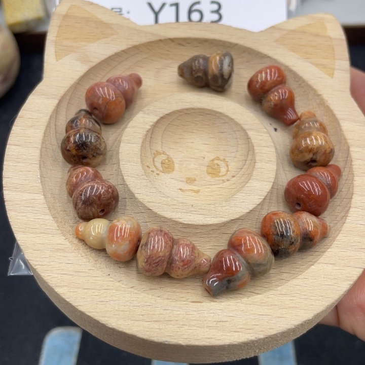 硅化珊瑚（珊瑚玉）合金颈饰