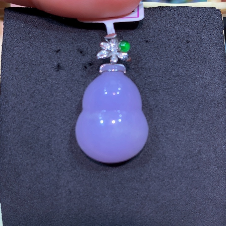 翡翠18K金镶嵌颈饰翡翠