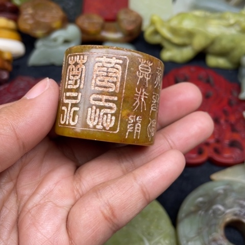 蛇纹石玉颈饰未镶嵌32