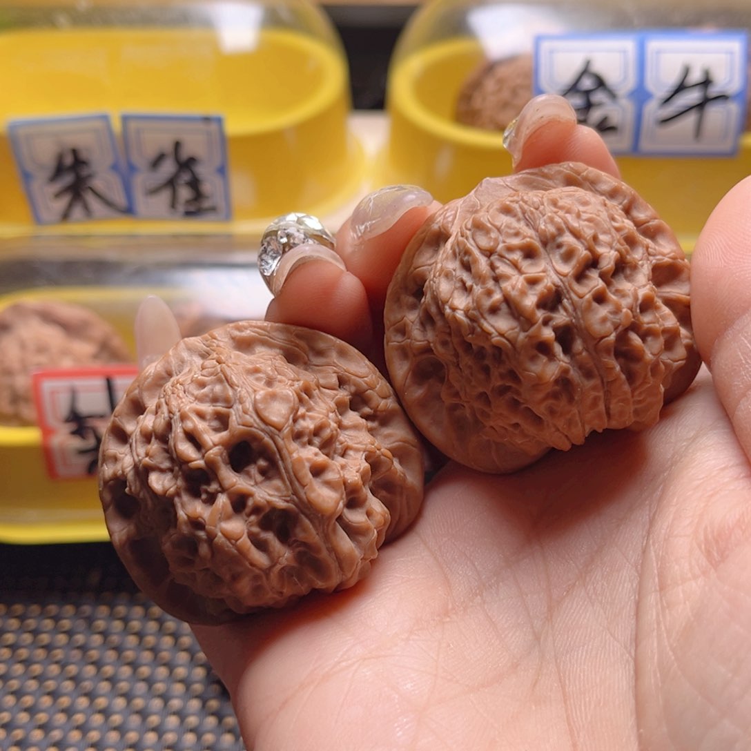 文玩核桃把件血麒麟