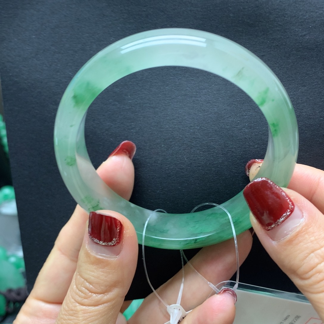 石英质玉手镯未镶嵌幸*?