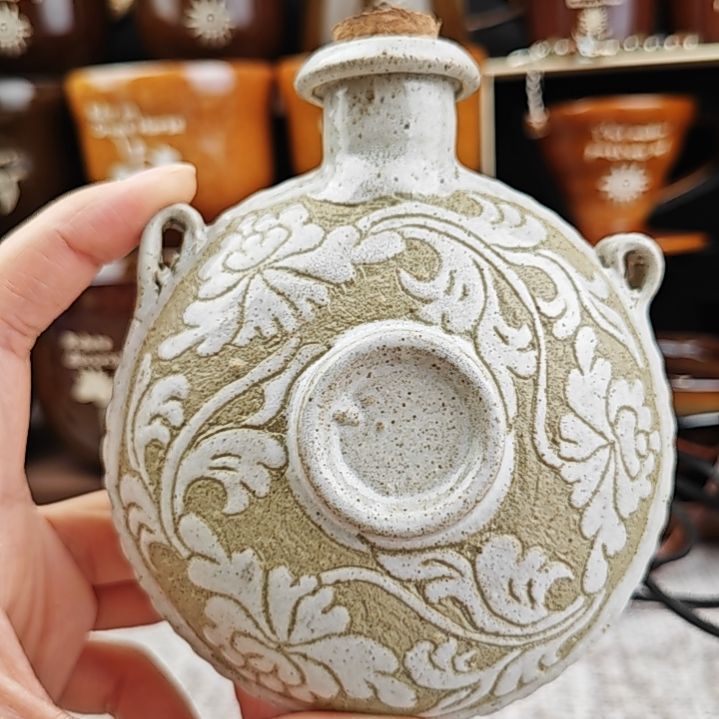 白釉西夏瓷小扁壶