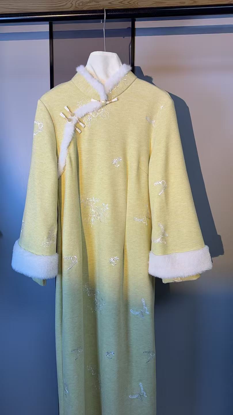 【冬日暖阳】秋纱2025中国风刺绣新中式厚款旗袍少女日常复古旗袍