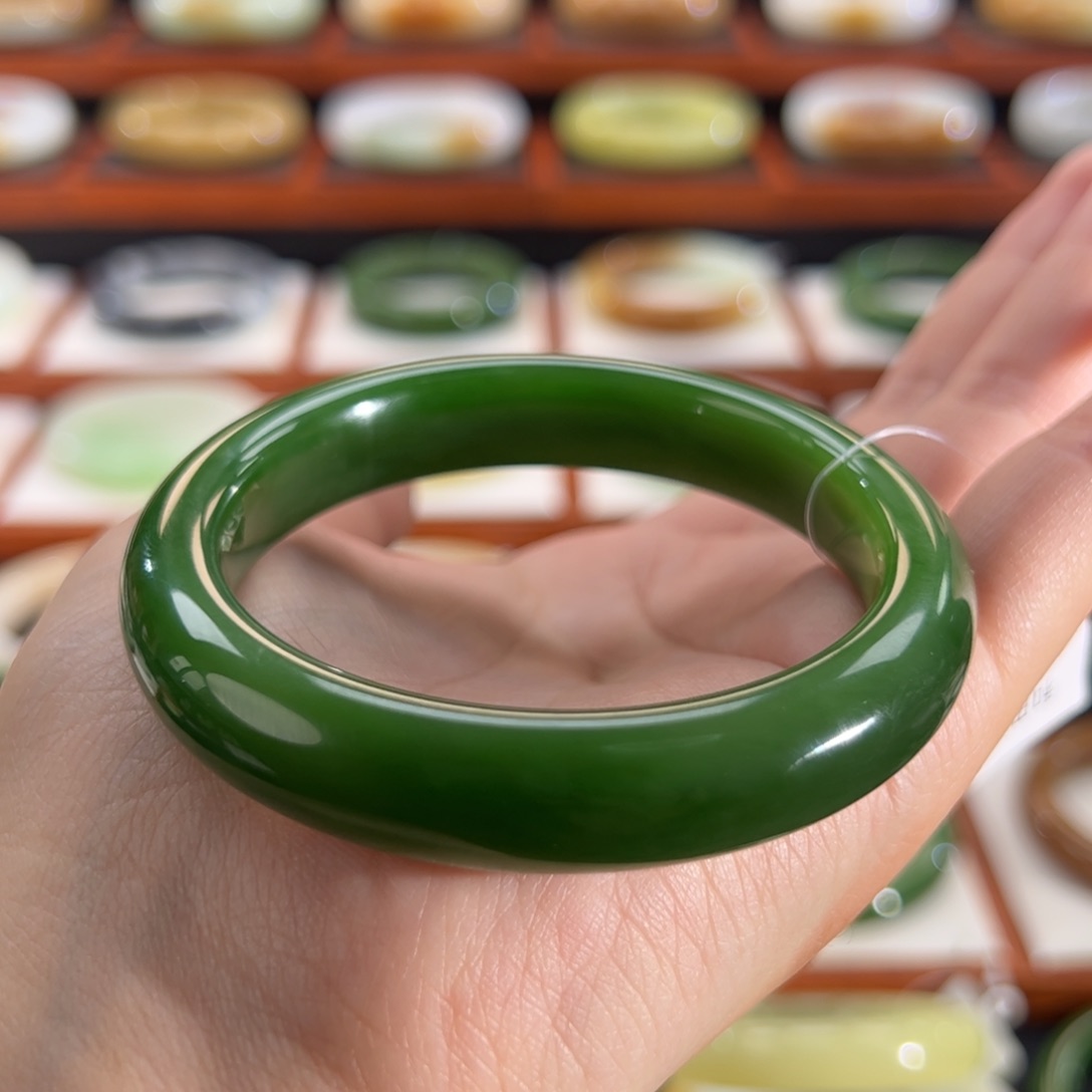 和田玉（碧玉）手镯未镶嵌