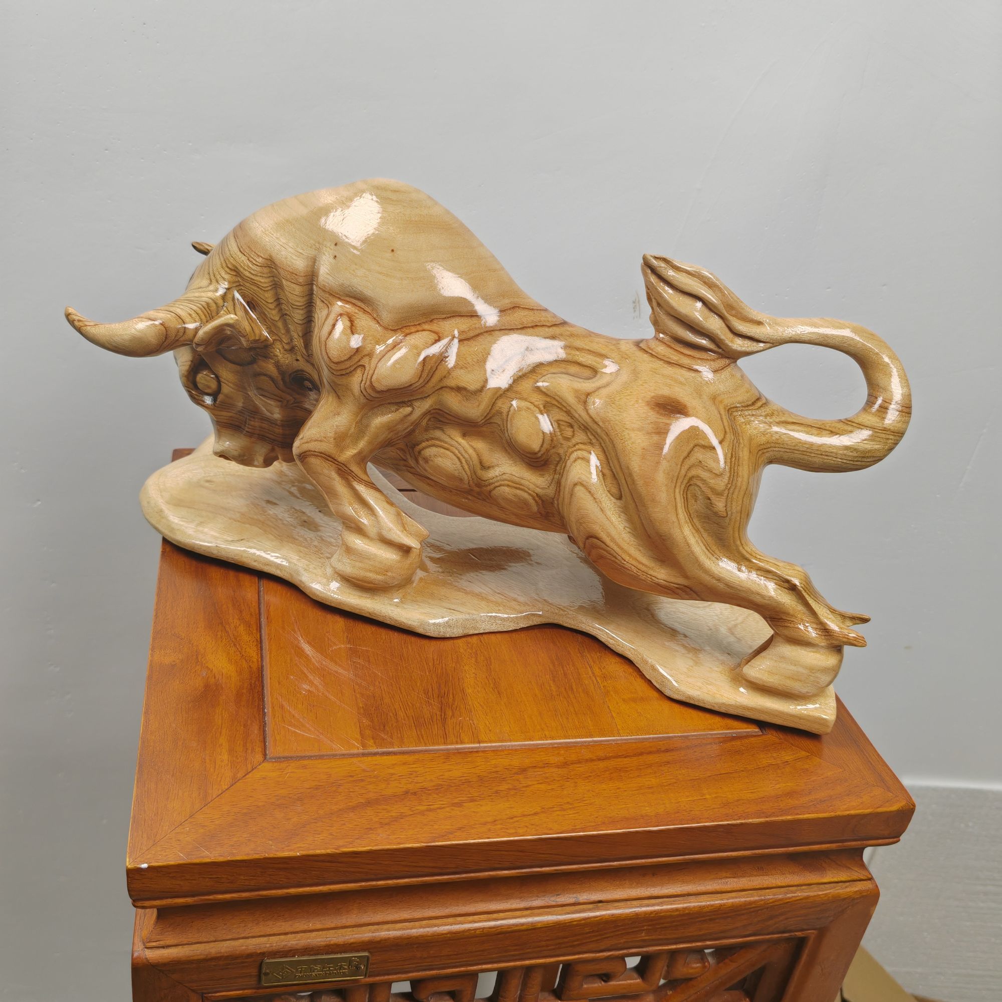 香樟木实木手工雕件摆件，牛气冲天，牛牛牛！尺寸：长37*宽13*高20cm