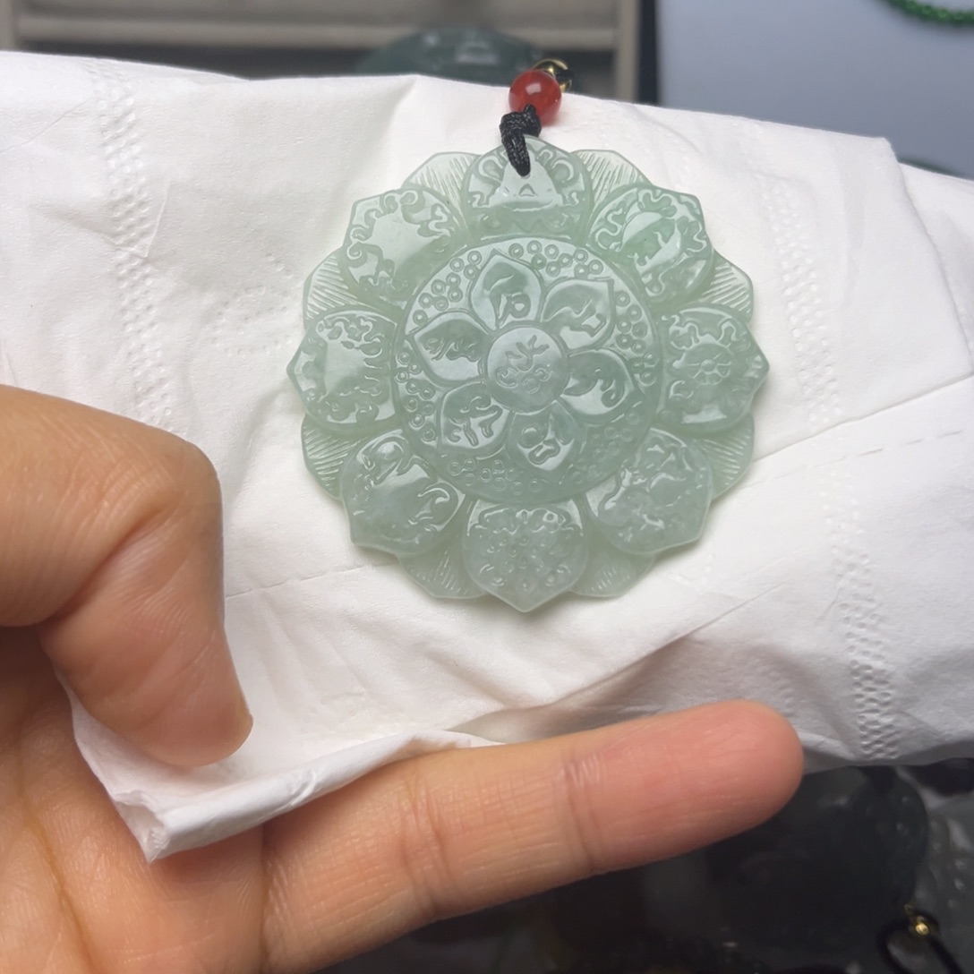 翡翠未镶嵌颈饰挂件六字箴言