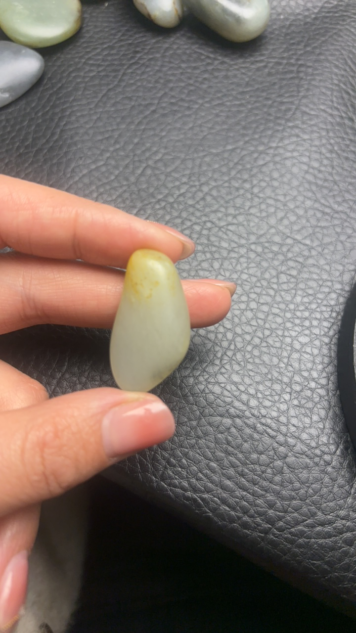 新疆和田玉吊坠9