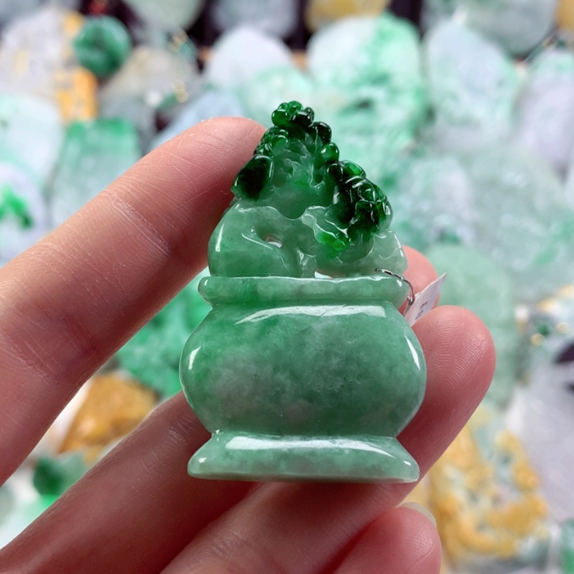 【闪购商品】翡翠吊坠(不含链)未镶嵌