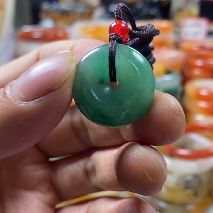 石英质玉合金颈饰