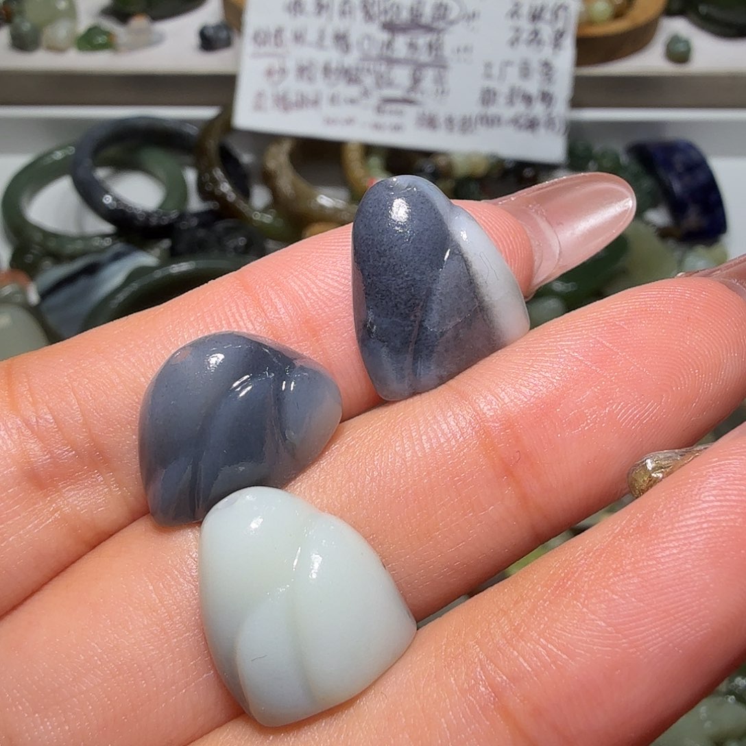 一****和田玉未镶嵌珠宝奇石