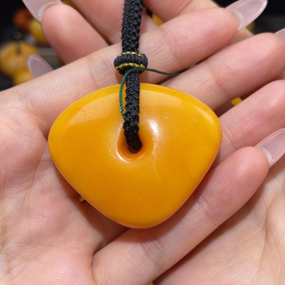 【闪购商品】蜜蜡裸石未镶嵌扣子