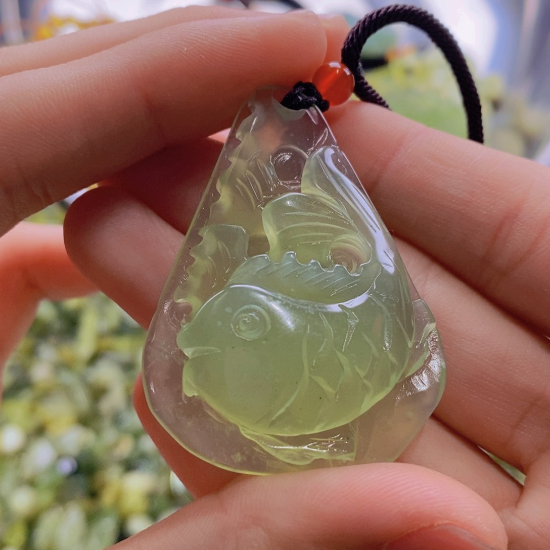 蛇纹石玉吊坠未镶嵌