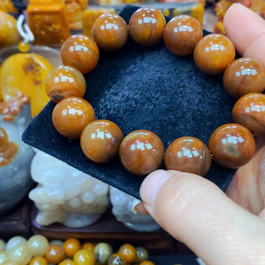 未镶嵌石英质玉（黄龙玉）项链