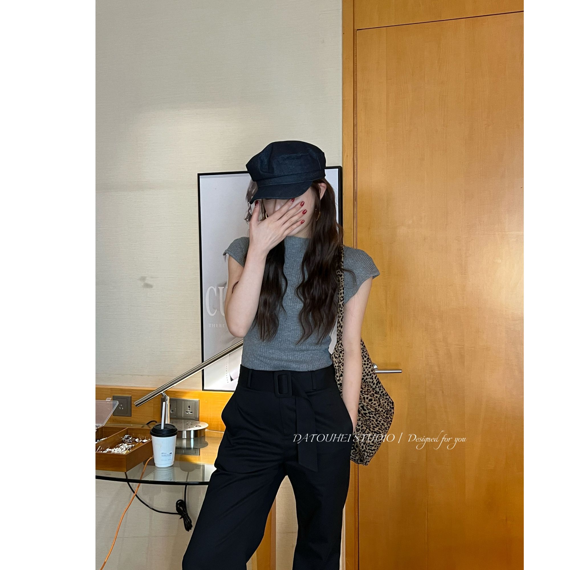 大头黑STUDIO【远岫轻烟】2025女秋天丝亚麻针织半袖D225X12214