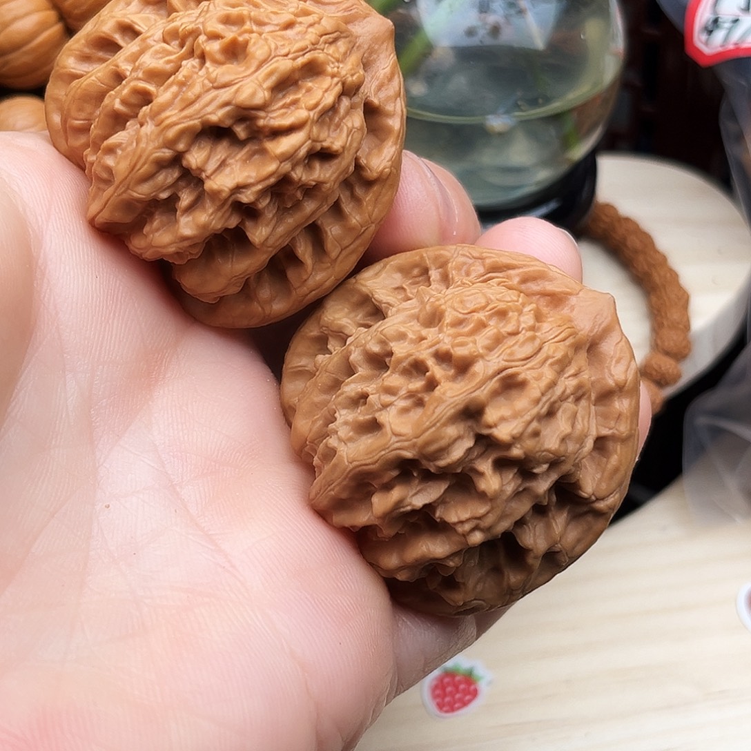 文玩核桃把件盘龙虎