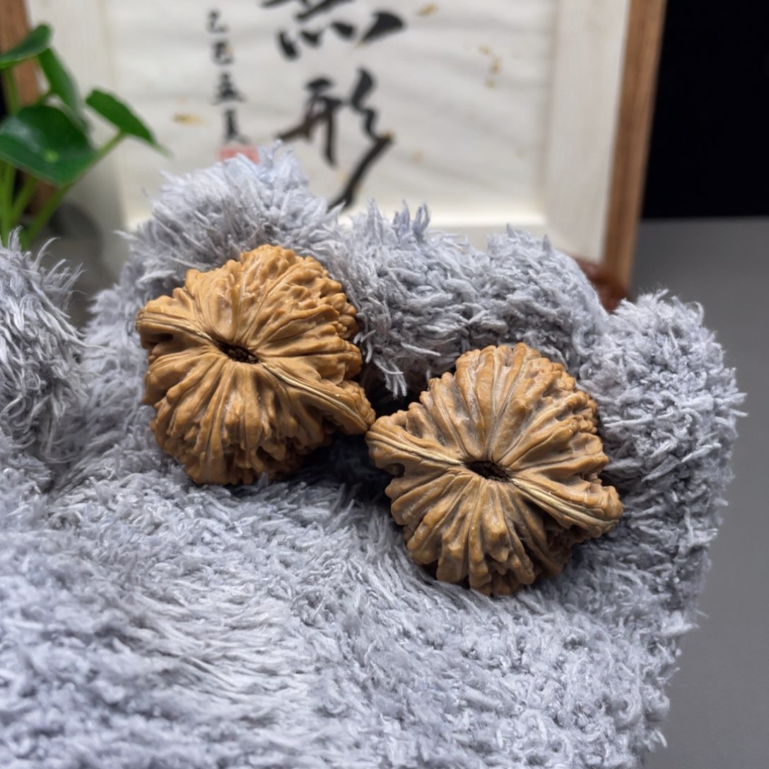 文玩核桃吊坠38菊花楼