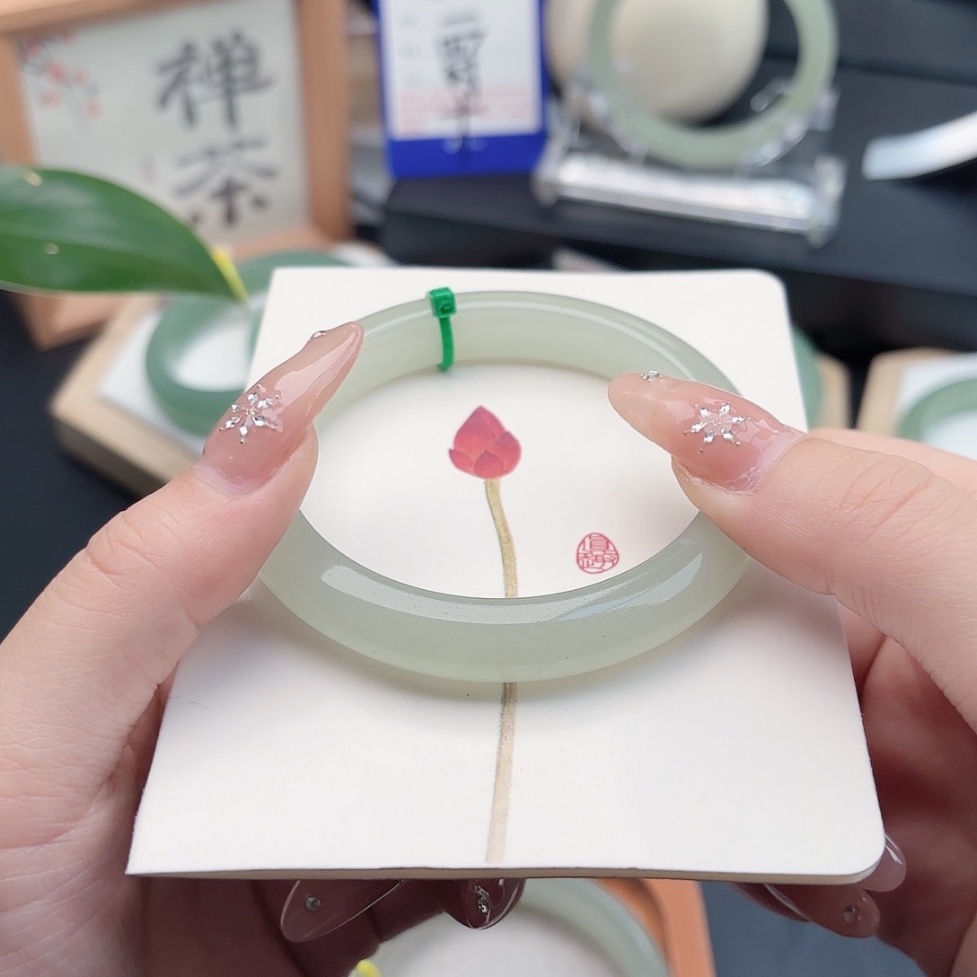 石英质玉未镶嵌手镯58