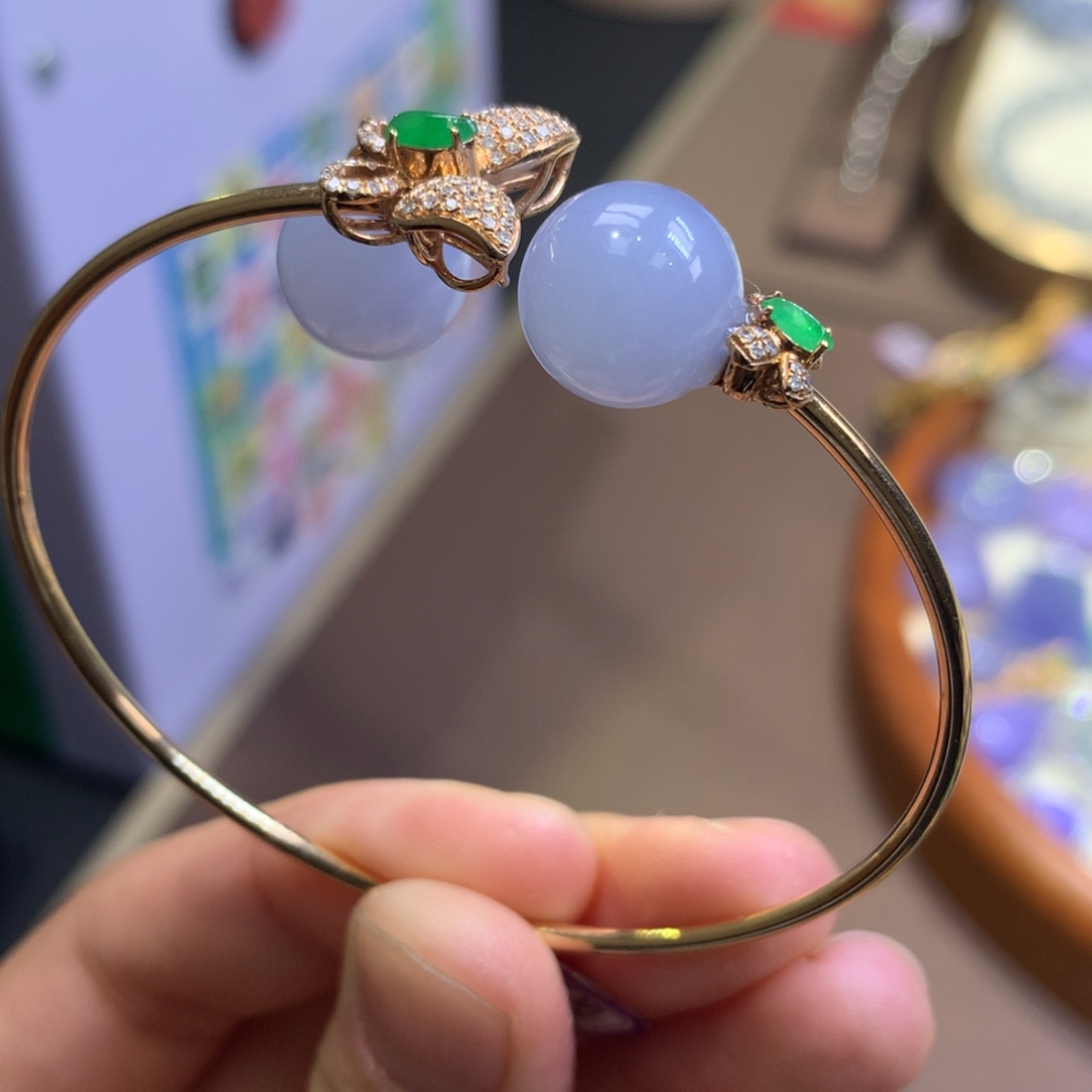 翡翠18K金镶嵌颈饰翡翠