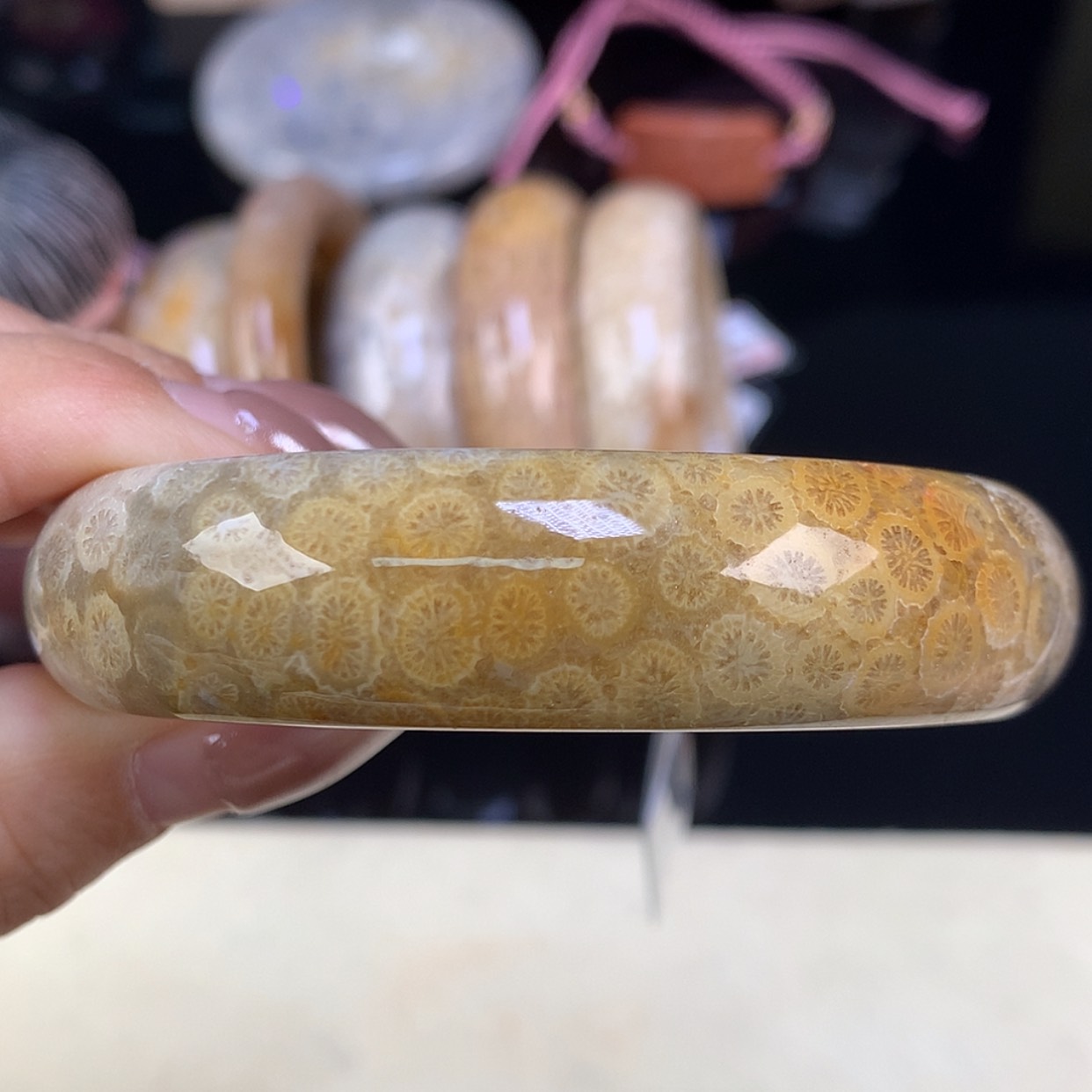 【闪购商品】颈饰未镶嵌硅化珊瑚（珊瑚玉）精美手镯57.4（6号）