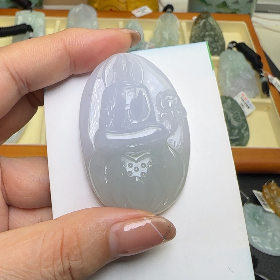 翡翠未镶嵌颈饰  