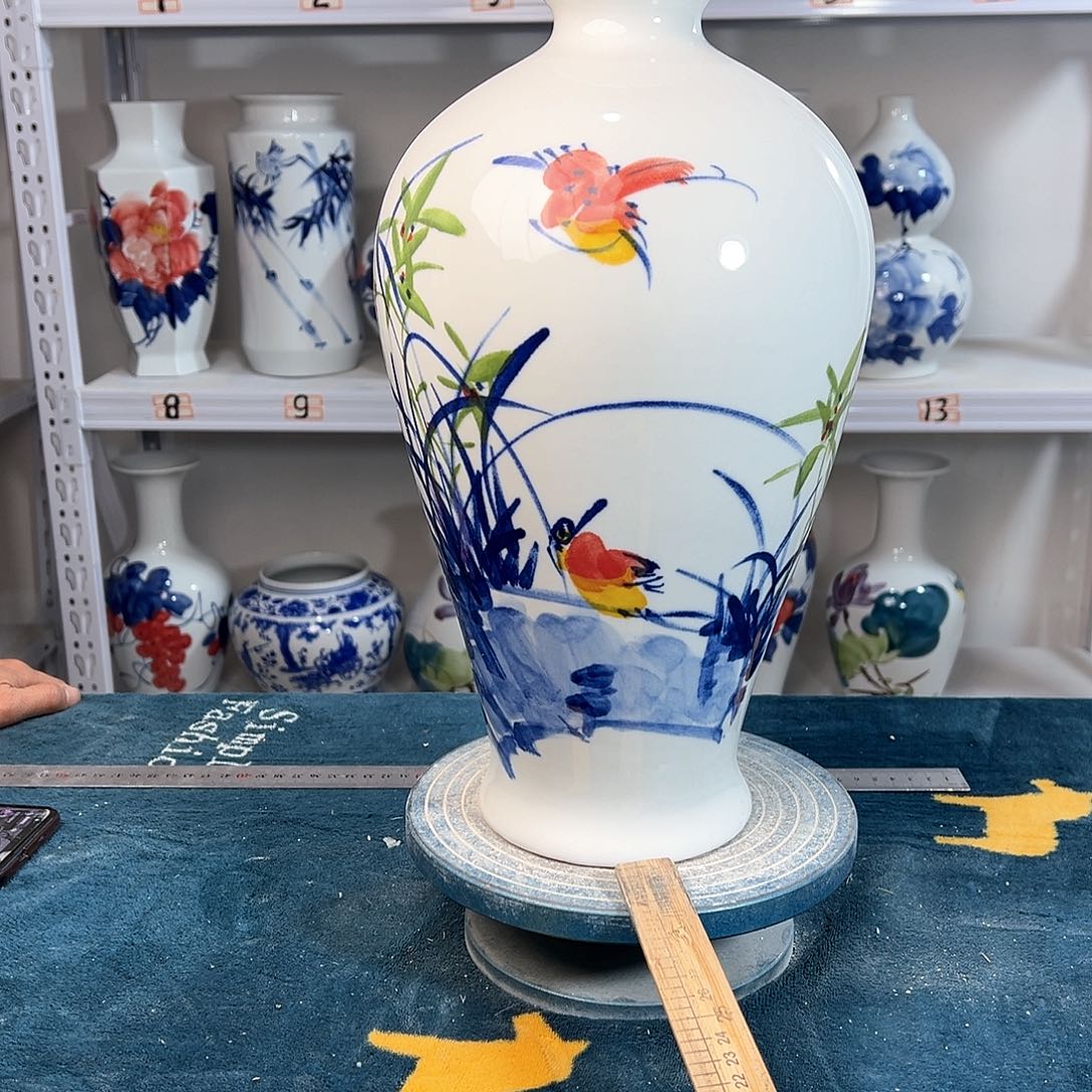 摆件景德镇陶瓷梅玉