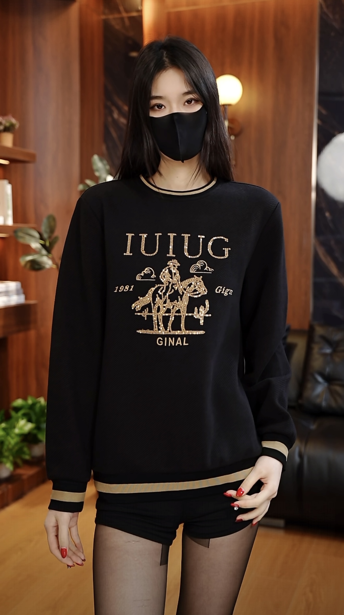 IUIUG品牌秋冬时尚设计感刺绣圆领卫衣