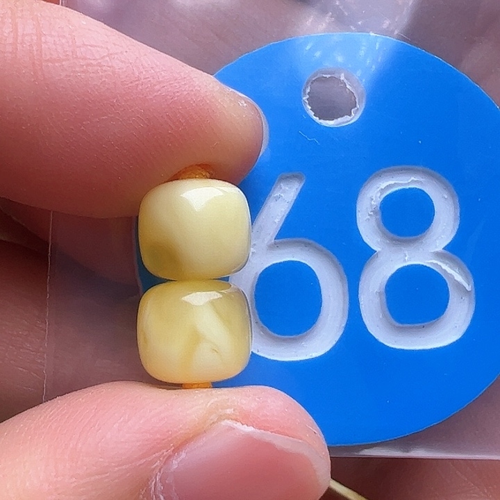 未镶嵌蜜蜡裸石8m m