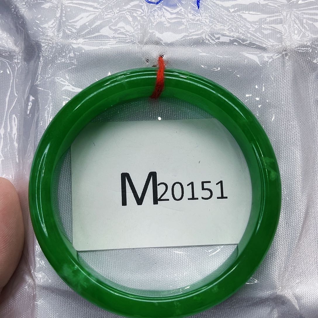 翡翠手镯未镶嵌多样性