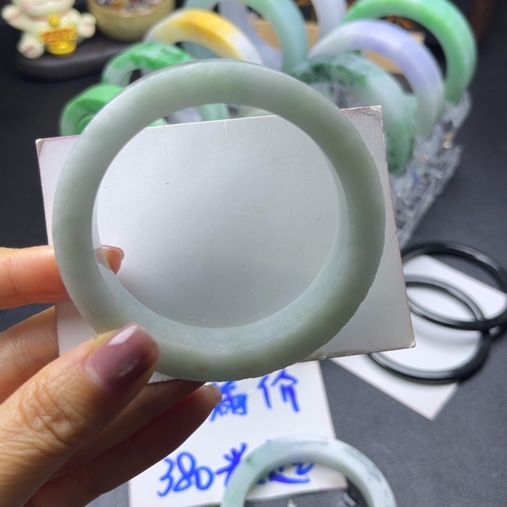 定制翡翠未镶嵌手镯