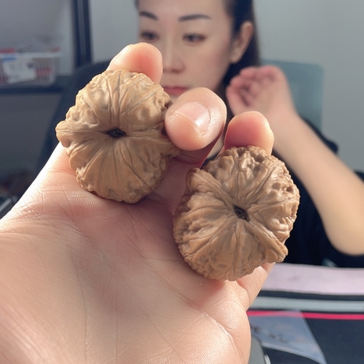 马***姆文玩核桃吊坠元宝