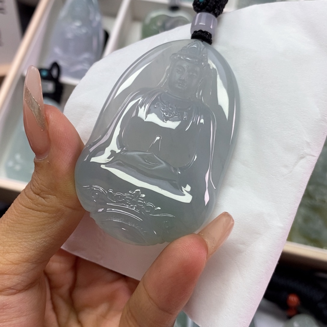 翡翠未镶嵌挂件深***?翡翠