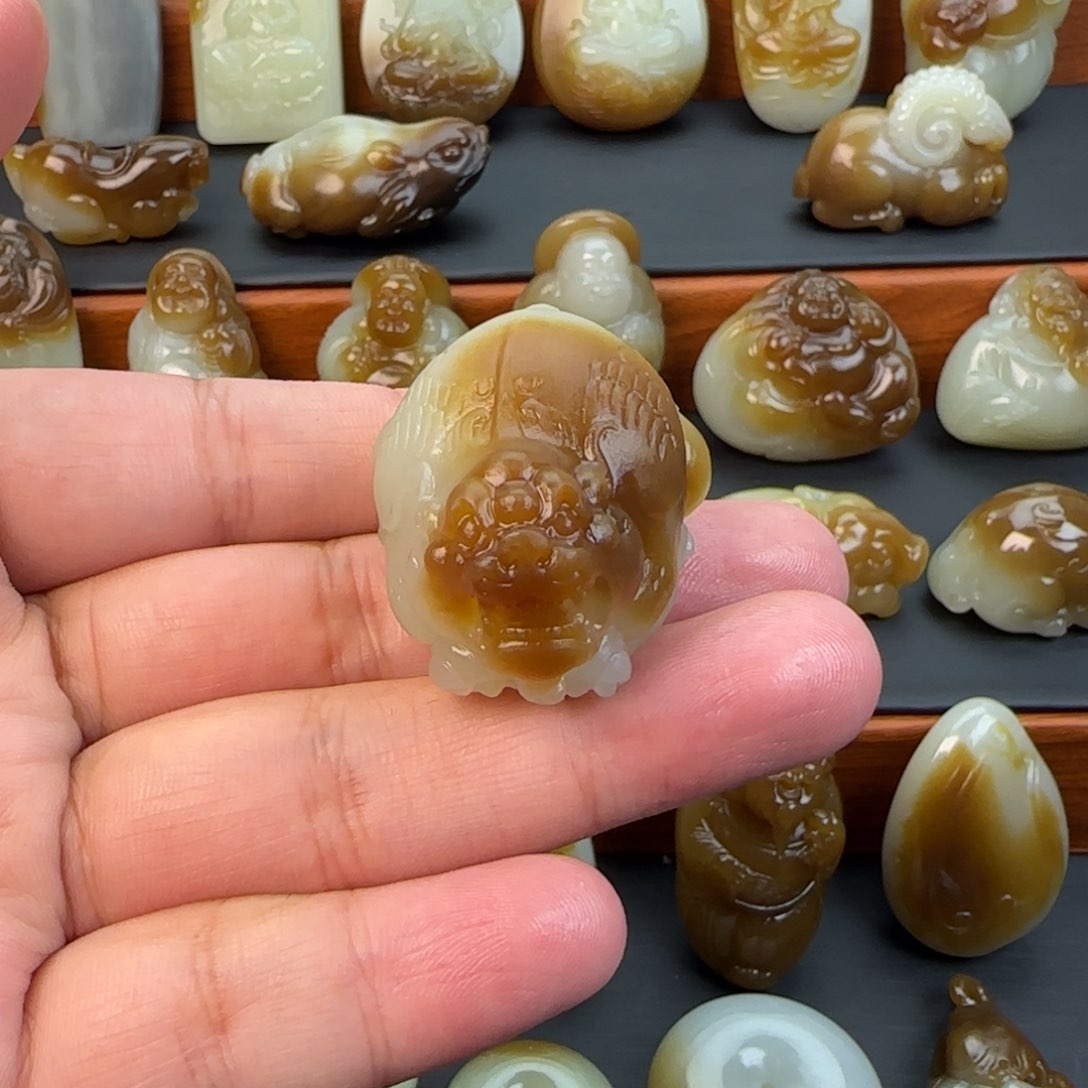 和田玉（糖玉）颈饰未镶嵌大*?定制