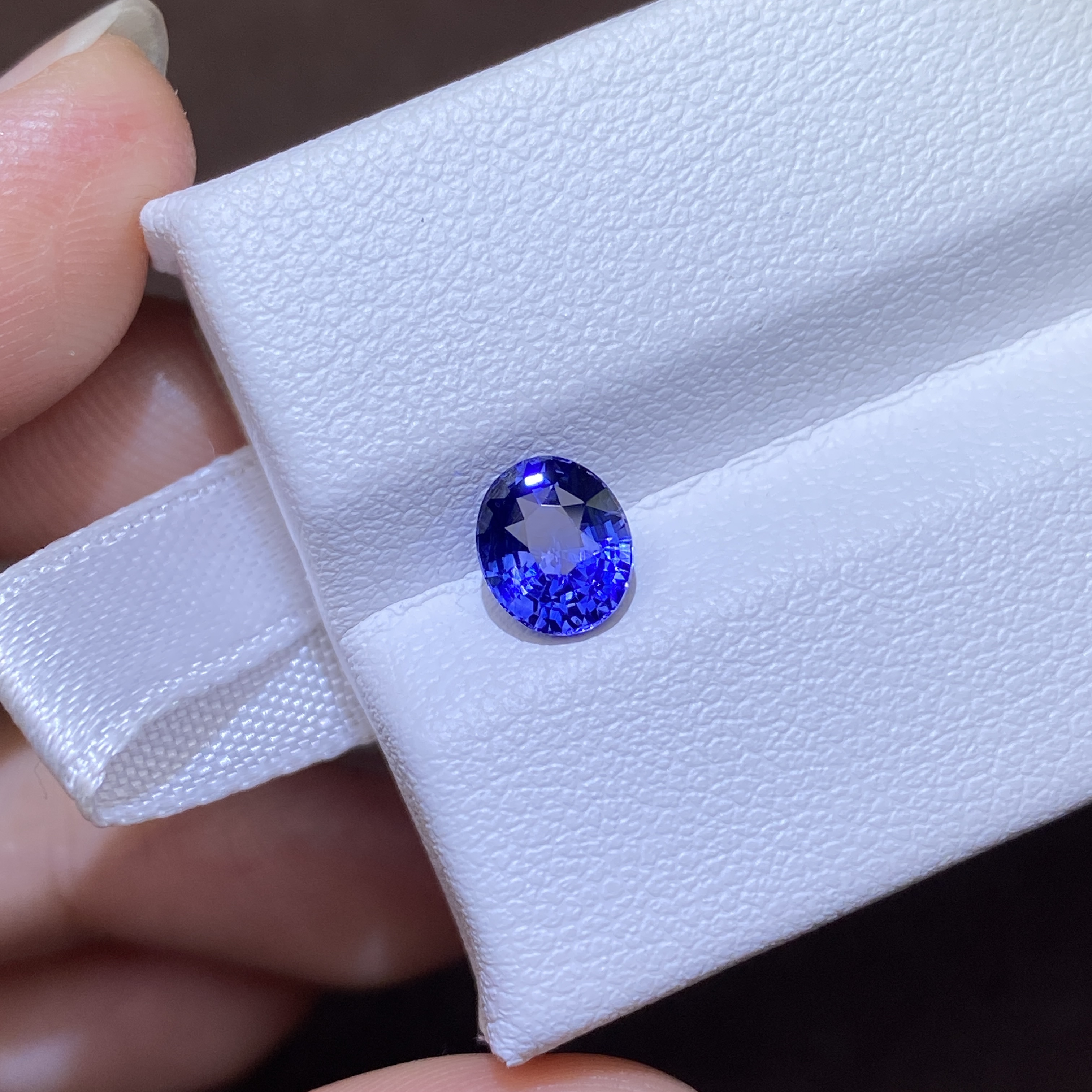 25B031 有烧皇家蓝蓝宝石 1.21克拉