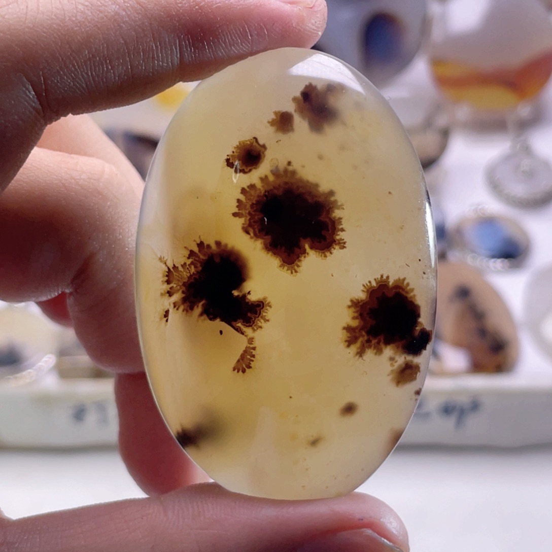 玛瑙/玉髓未镶嵌珠宝奇石