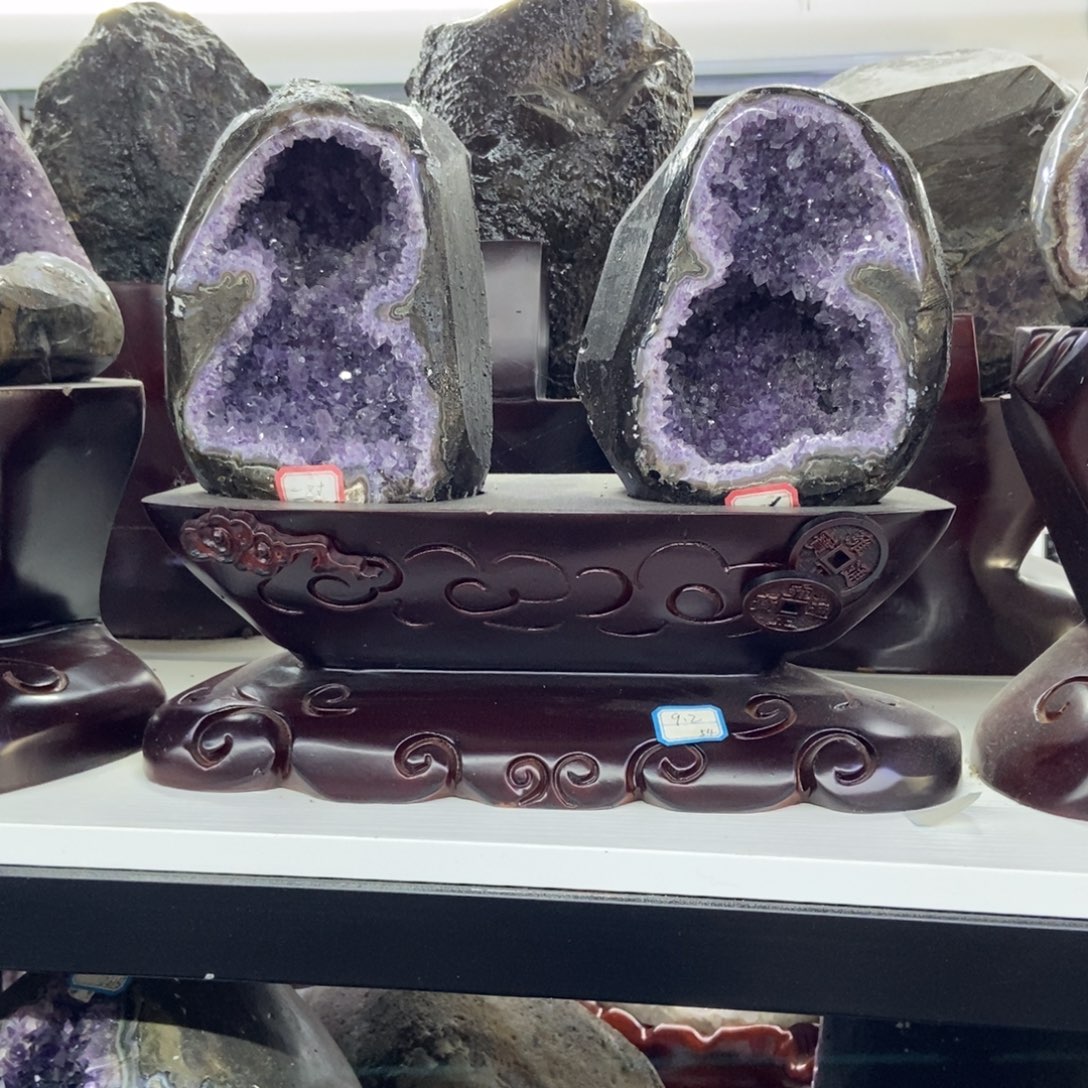 紫晶未镶嵌大型摆件（非配饰）潘