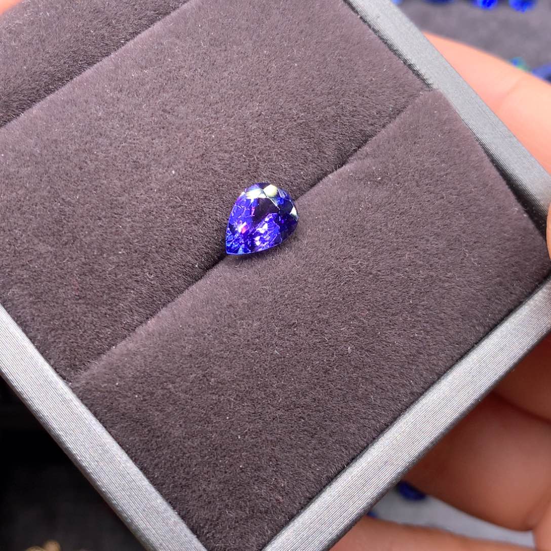 坦桑石1.6克拉未镶嵌