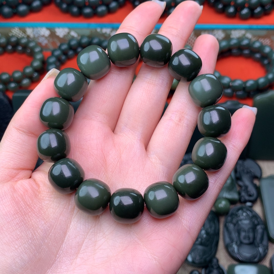 z***5和田玉未镶嵌手链