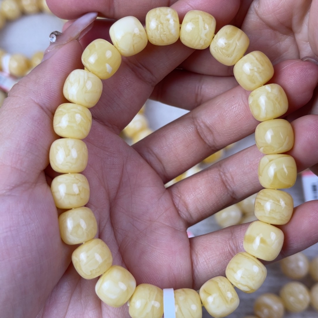 琥珀裸石未镶嵌尺寸11