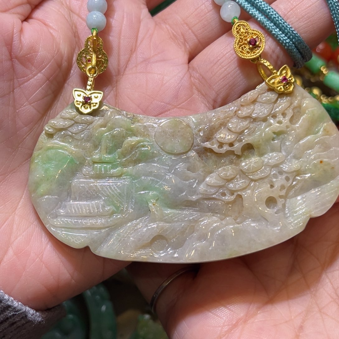 翡翠未镶嵌颈饰翡翠