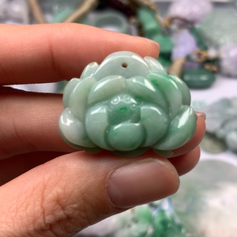 翡翠颈饰未镶嵌翡翠