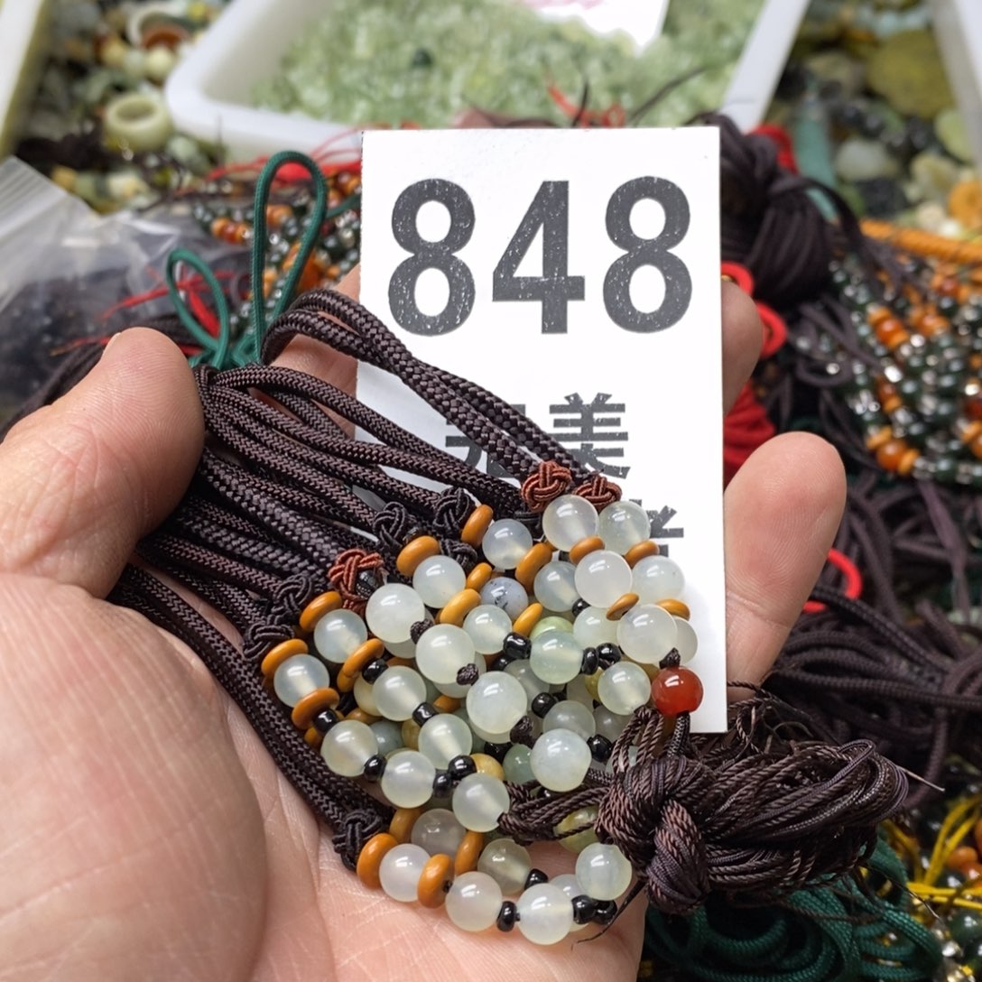 蛇纹石玉挂坠未镶嵌