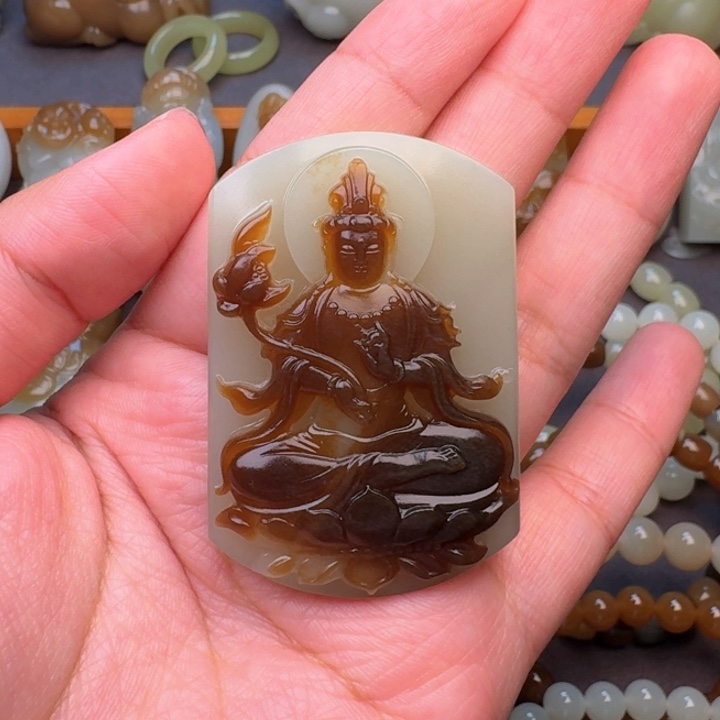 和田玉颈饰未镶嵌白*刀