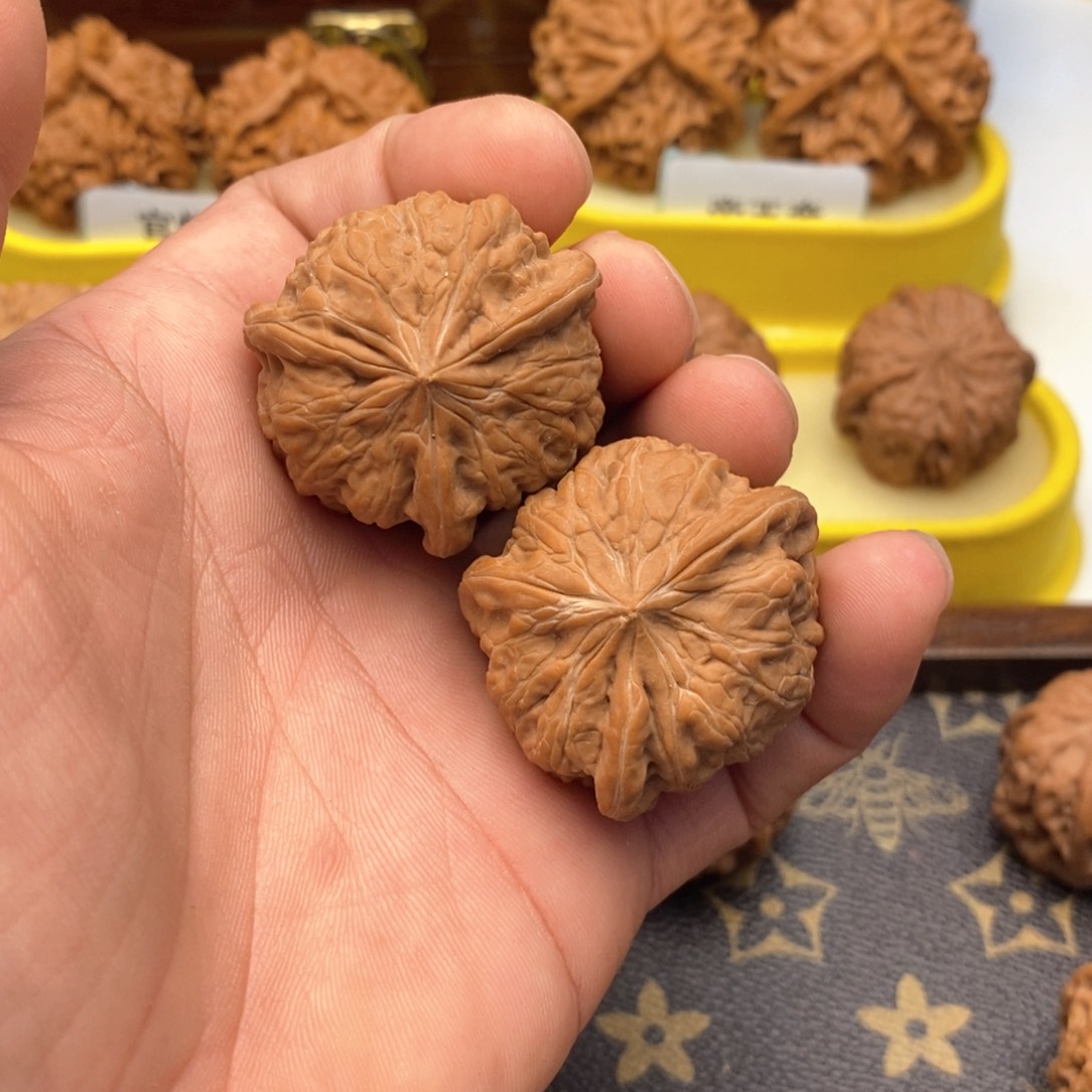 0***5文玩核桃把件平谷凹底38尺