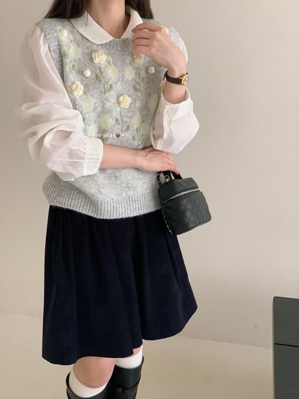 立体花朵针织马甲宽松圆领2025秋季减龄轻奢时尚套头上衣叠穿无袖