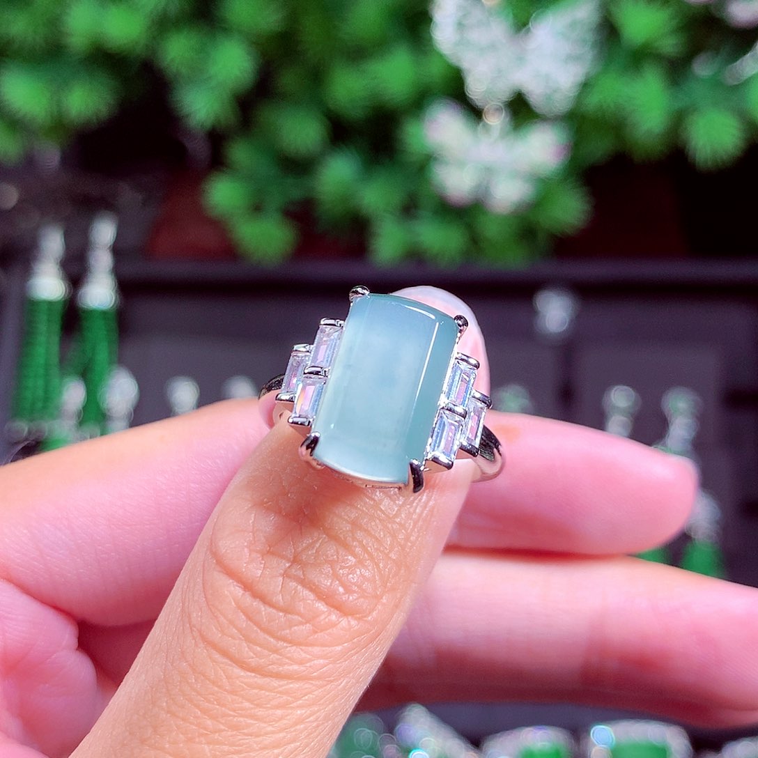 颈饰未镶嵌翡翠天然